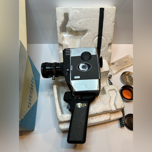 1960’s Yashica U-Matic 8mm Movie Film Camera  with box - Picture 9 of 11